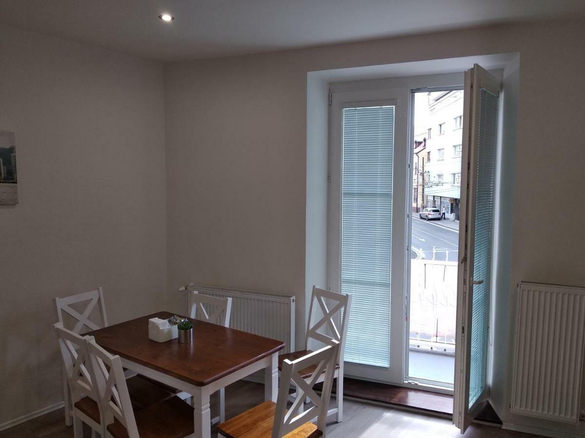 Kate & Jenny Apartments - Cosy Place In The City Center Bratislava Bagian luar foto
