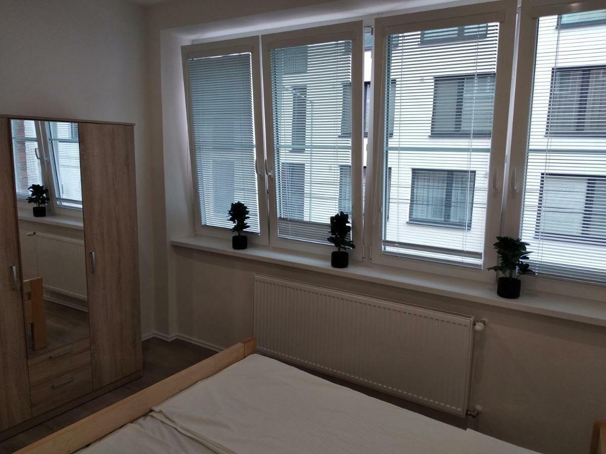 Kate & Jenny Apartments - Cosy Place In The City Center Bratislava Bagian luar foto