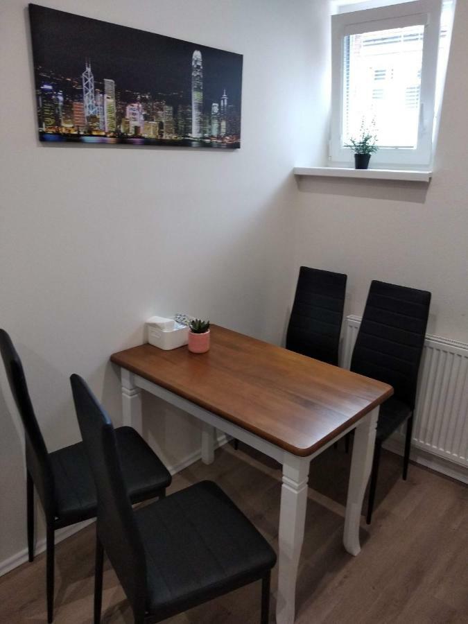 Kate & Jenny Apartments - Cosy Place In The City Center Bratislava Bagian luar foto