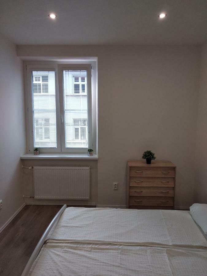 Kate & Jenny Apartments - Cosy Place In The City Center Bratislava Bagian luar foto